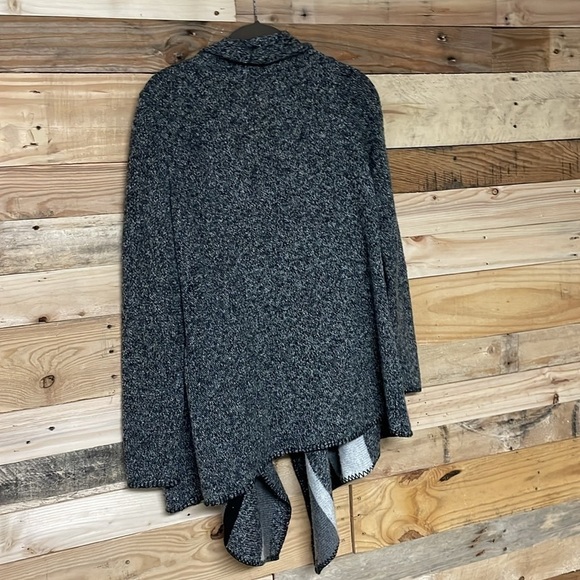 Banana Republic size small petite black, white, and gray waterfall cardigan - Picture 6 of 6